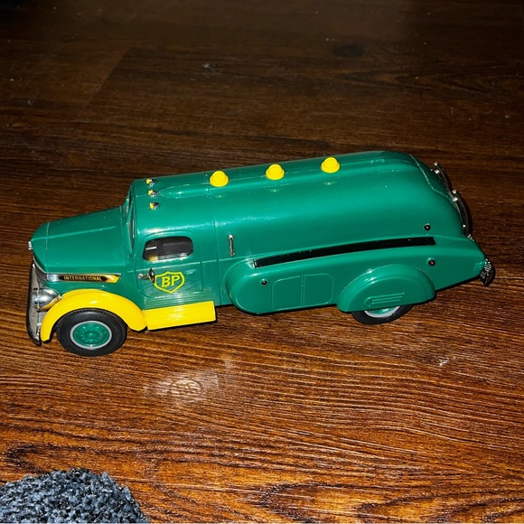 Vintage 1995 Collectable BP International Model Truck - Picture 7 of 13